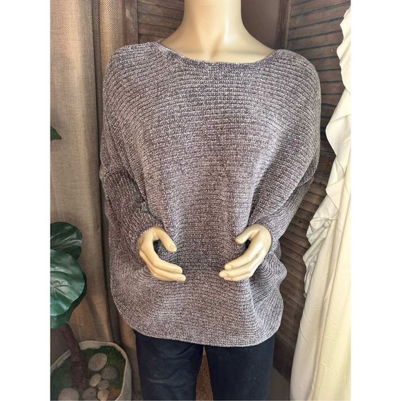FashionNova Fitted Sleeve Sweater - Picture 1 of 10